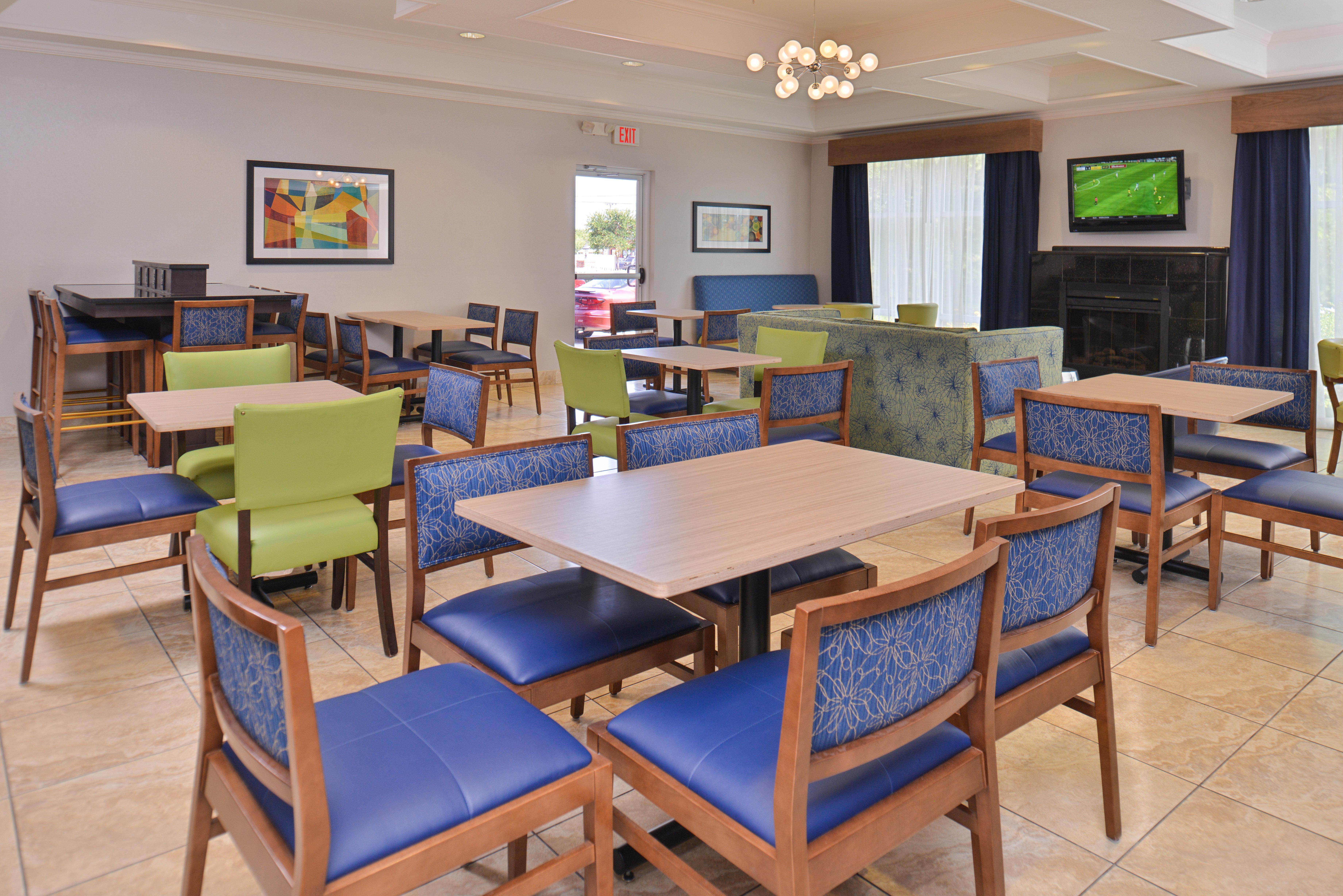 Holiday Inn Express & Suites San Antonio South Exteriér fotografie