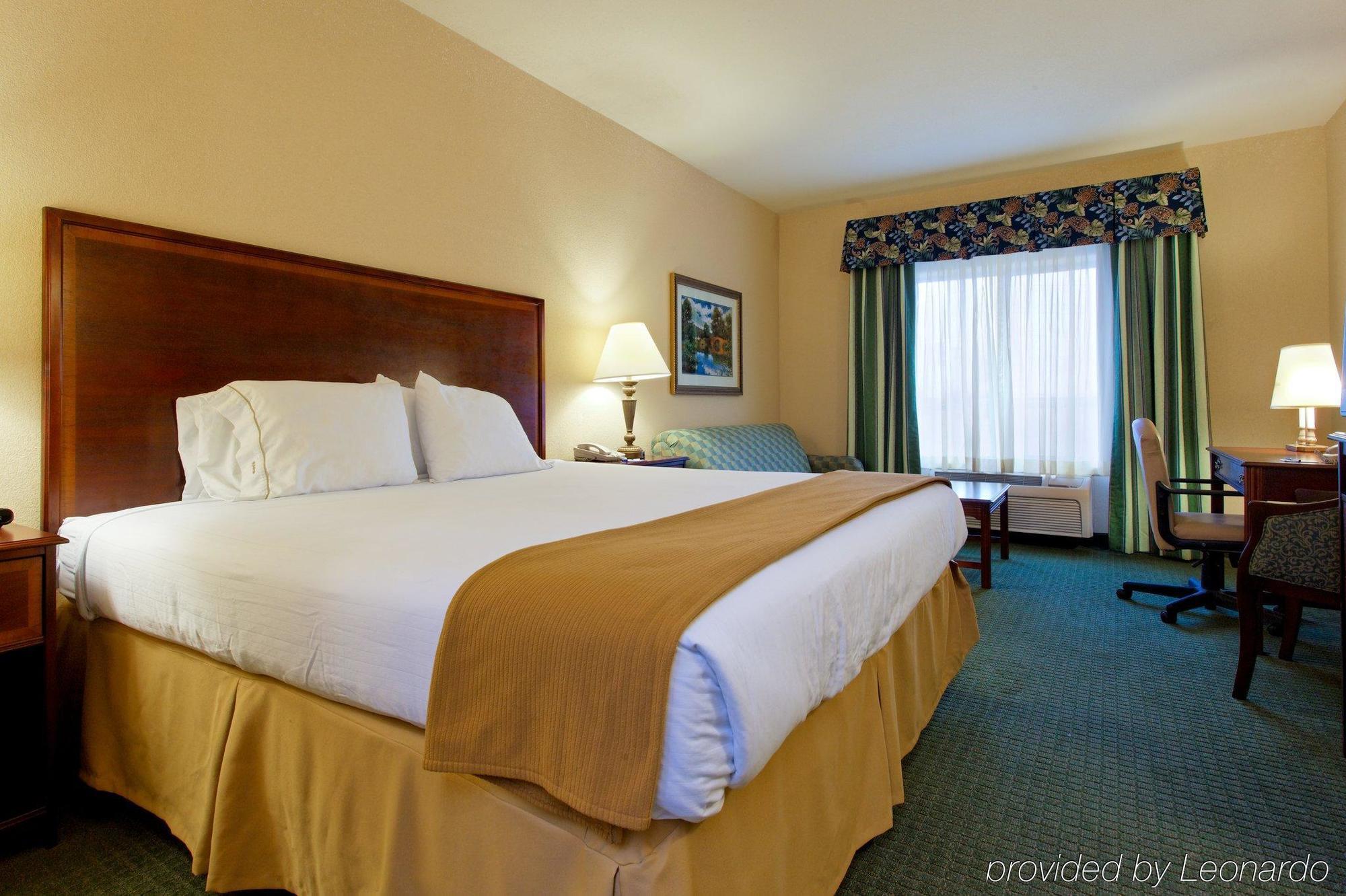 Holiday Inn Express & Suites San Antonio South Pokoj fotografie