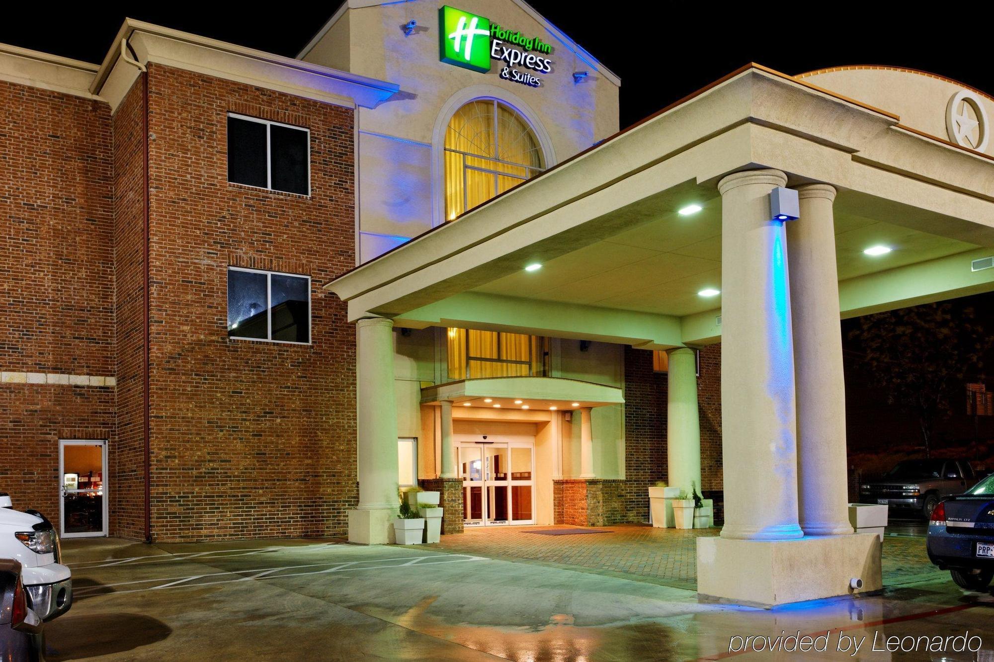 Holiday Inn Express & Suites San Antonio South Exteriér fotografie